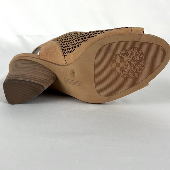 Vince Camuto Nude Leather Peep-Toe Sandal Stacked Heel - Dastana, Sz 7M. - Picture 7 of 13